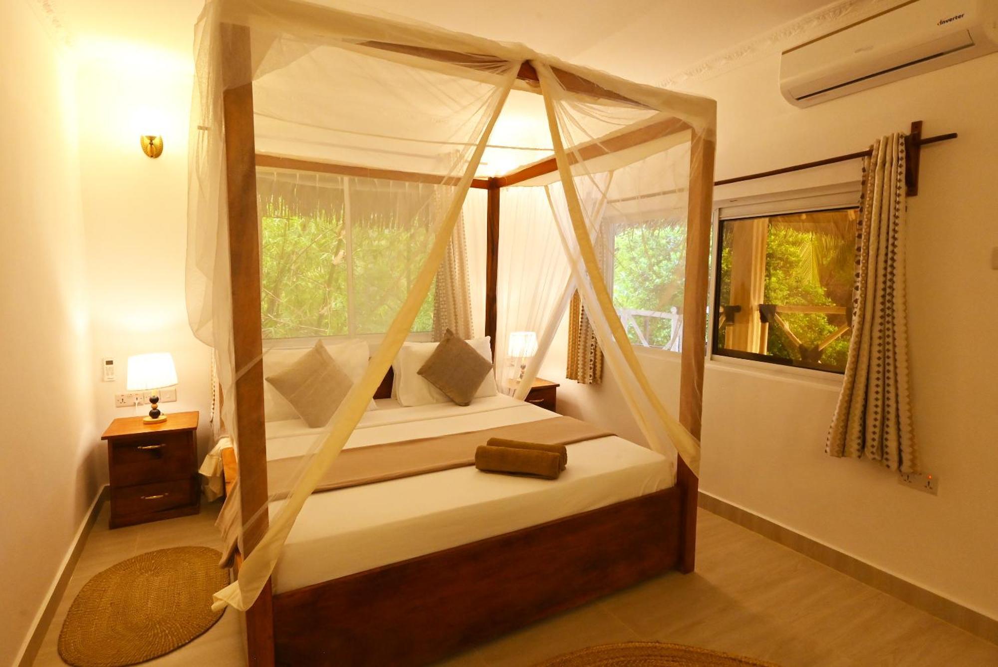 Ananda Zanzibar Bwejuu